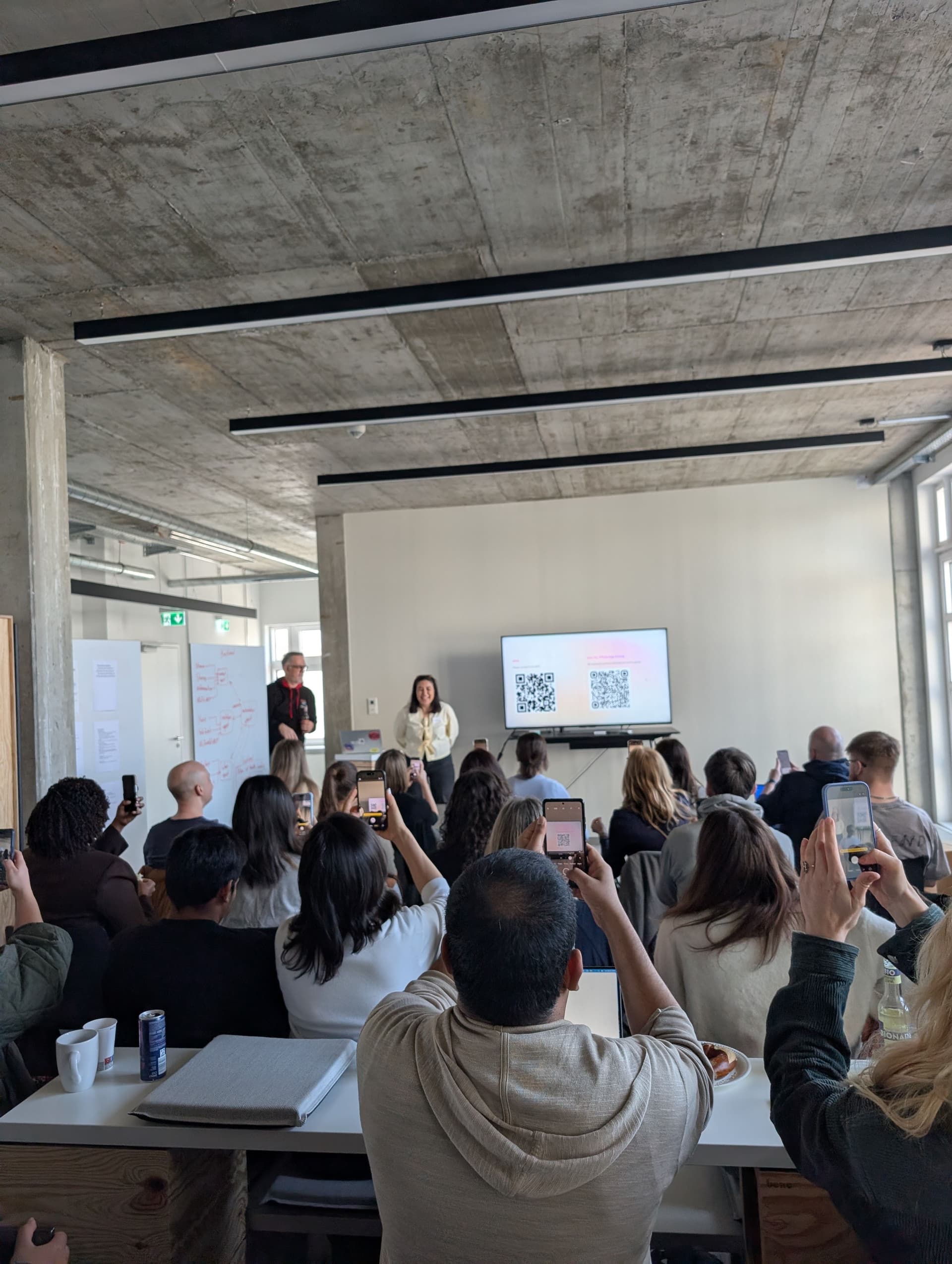 SheBuilds: 60 Frauen bauten an einem Tag echte Produkte mit KI