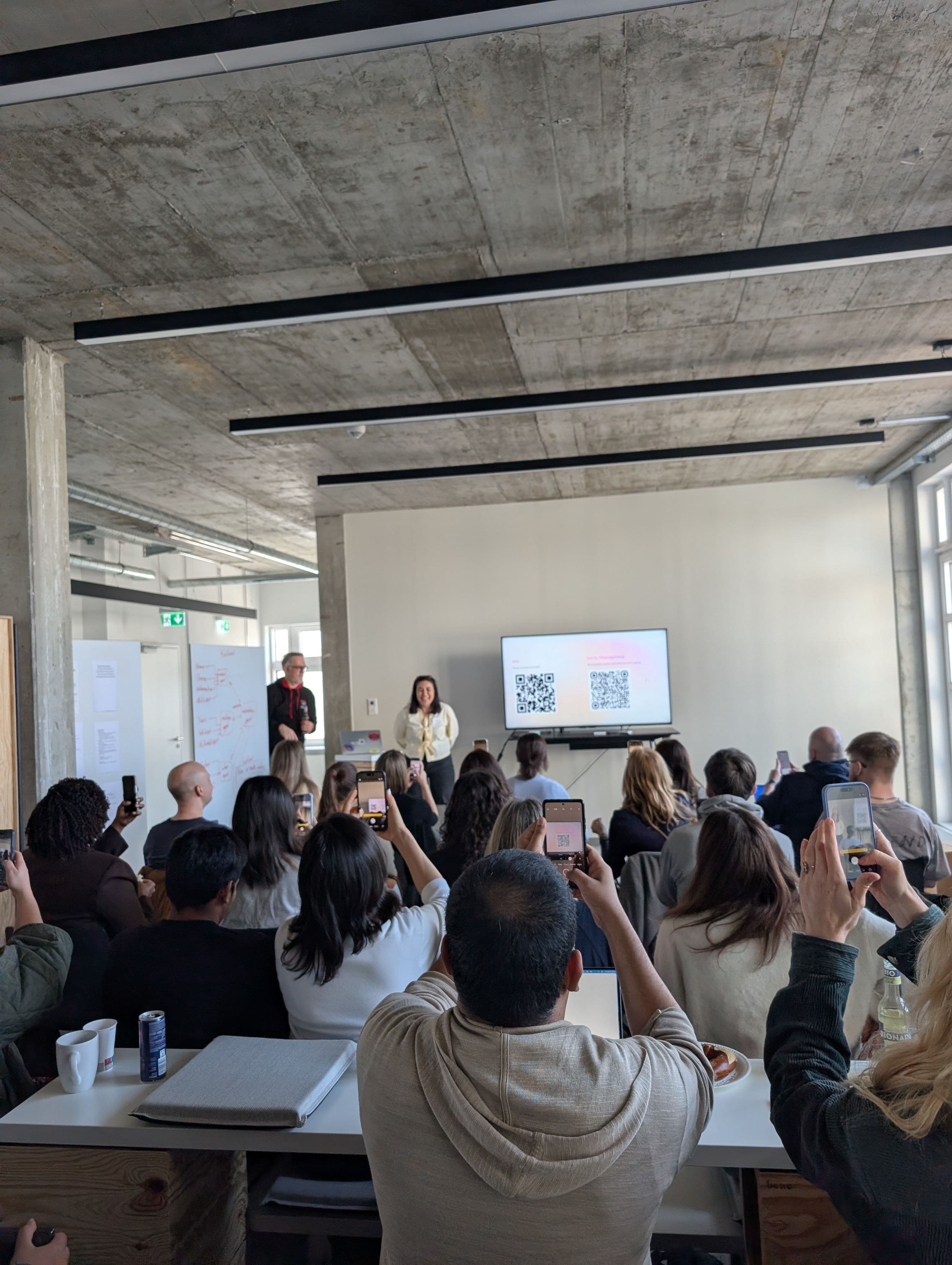 SheBuilds: 60 Frauen bauten an einem Tag echte Produkte mit KI